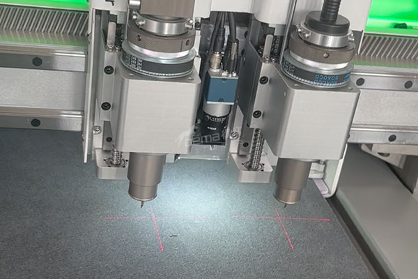 得馬F11高速裁切機