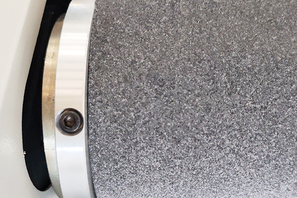 得馬裁切機滾動臺面